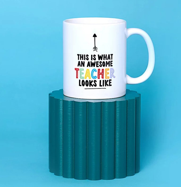 This Is What An Awesome Teacher Looks Like Ceramic Mug