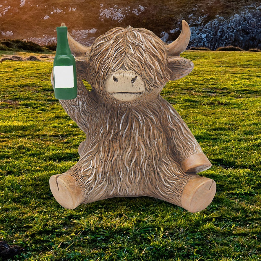 Beer O’Clock Highland Cow Coo Figurine holding a beer bottle – a fun, quirky gift for any occasion. Shop now for a playful décor touch.