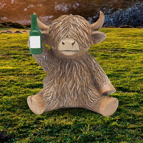 Beer O’Clock Highland Cow Coo Figurine holding a beer bottle – a fun, quirky gift for any occasion. Shop now for a playful décor touch.