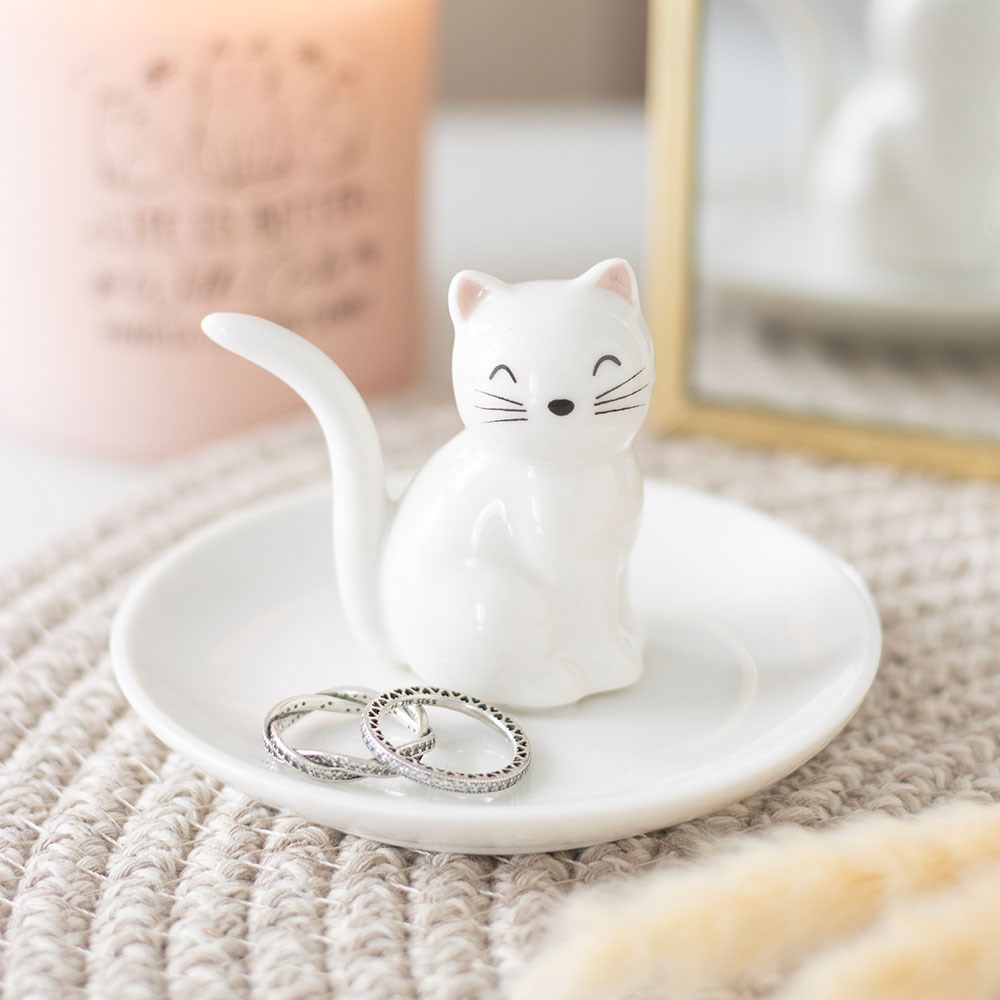 White ceramic cat trinket dish, ideal for jewellery and small keepsakes
